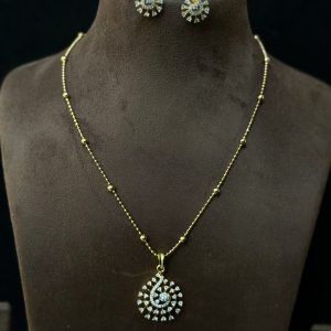 LJ3971- Gold plated zircon pendant set with chain
