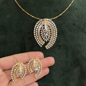 LJ01013-Halsi with white Swarovski pendant with earrings