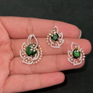 LJ01060-AD green pendent with earrings