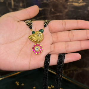 LJ01085-jadaukundan peacock round  blackbeads