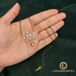 LJ1148-CZ PECOCK LOCKET WITH BLACKBEADS 18 INCHS