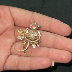 LJ1216-Victorian parrot  pendent