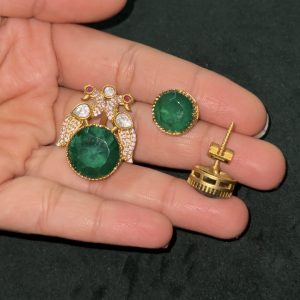 LJ1326-Mossonite green pendent with screw back earstuds