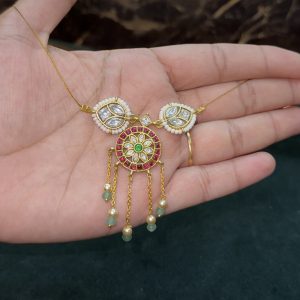 LJ1357-INVISIBLE JADAUKUNDAN CHAIN LOCKET