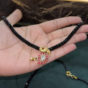 LJ1408-JADAUKUNDAN MANGO PENDANT WITH BLACKBEADS CHAIN