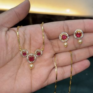 LJ1512-RUBY AD LOCKET WITH GOLD CHAIN
