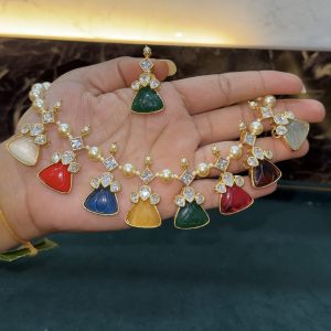 LJ1550-NAVARATNA PEARLS CHAIN WITH SCREWBACK EARRINGS