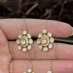 LJ1557-MOSSONITE WHITE STUDS IN SCREWBACK