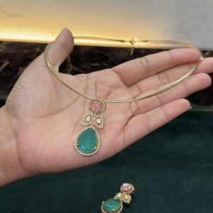 LJ1560-DOUBLET STONE VICTORIAN PENDANT WITH HASLI